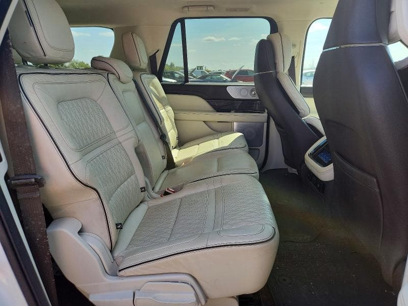 2024 LINCOLN NAVIGATOR L BLACK LABEL 10