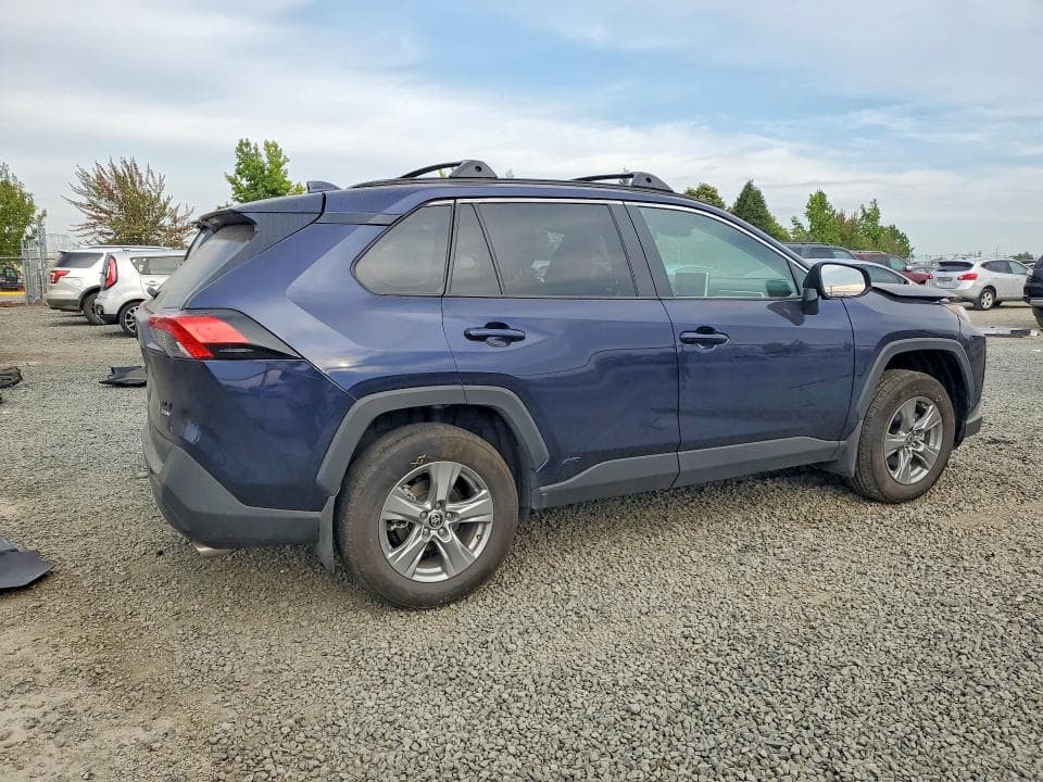2025 TOYOTA RAV4 HYBRID XLE 3
