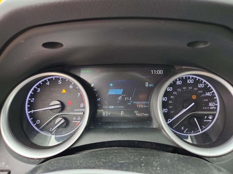 2023 TOYOTA CAMRY XLE 9