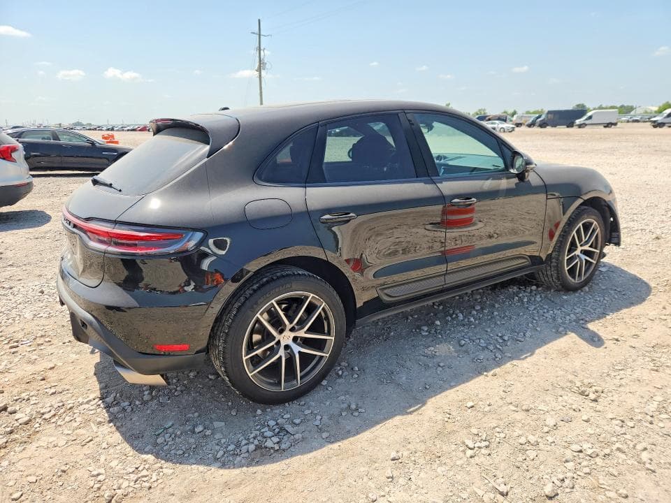 2024 PORSCHE MACAN BASE 3