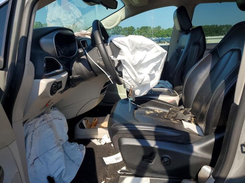 2023 CHRYSLER PACIFICA TOURING L 7