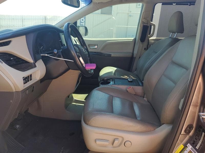 2017 TOYOTA SIENNA XLE 8-PASSENGER 7