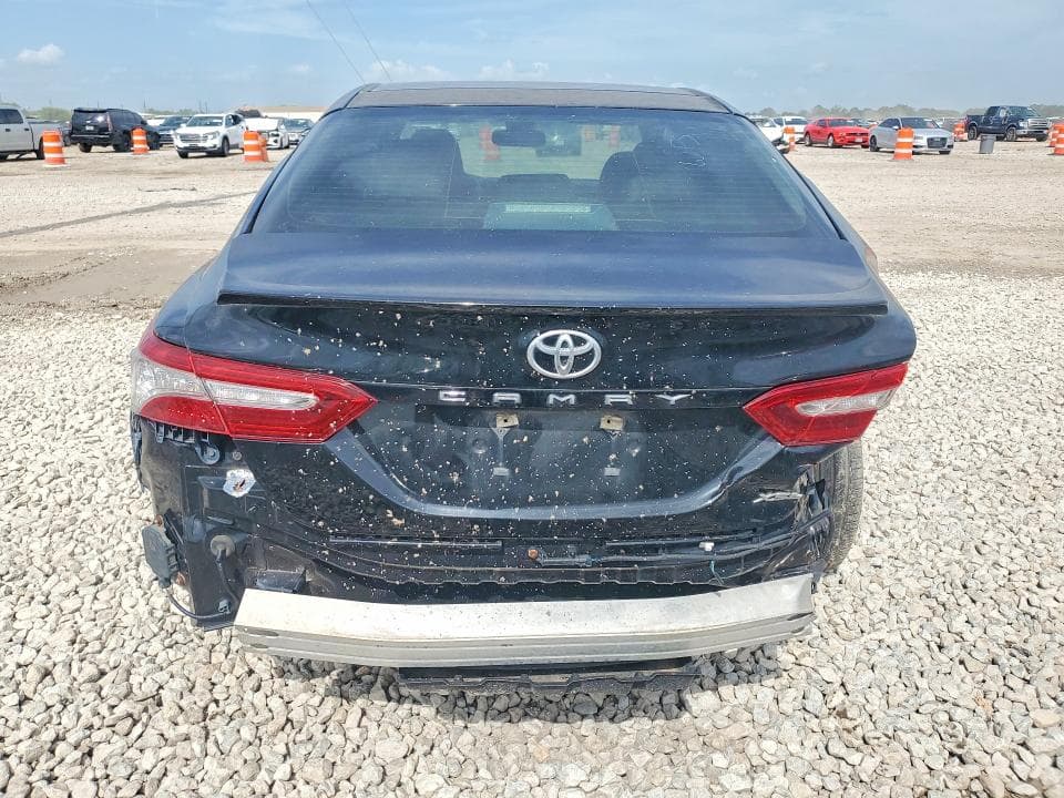 2018 TOYOTA CAMRY XSE 6