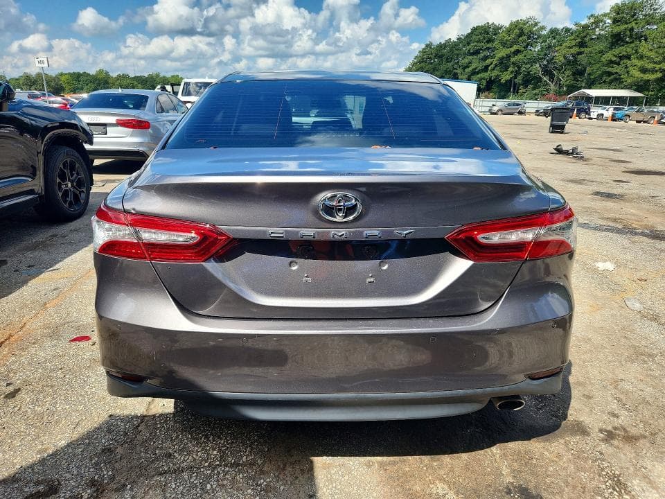 2018 TOYOTA CAMRY XLE 6