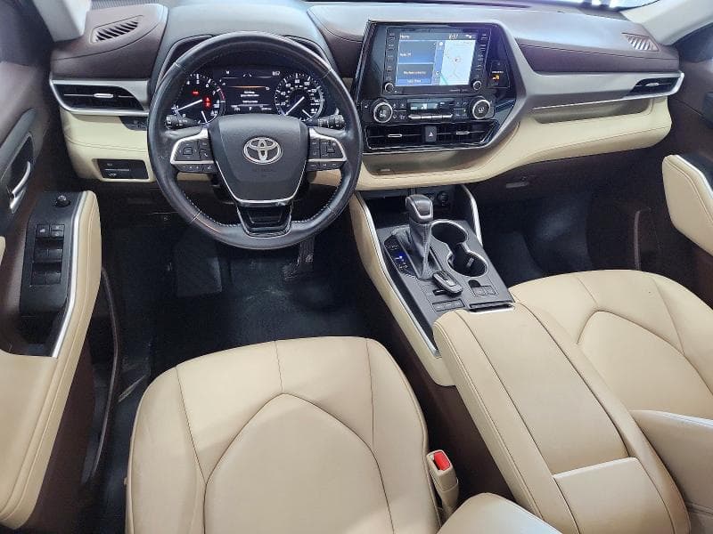 2021 TOYOTA HIGHLANDER XLE 8
