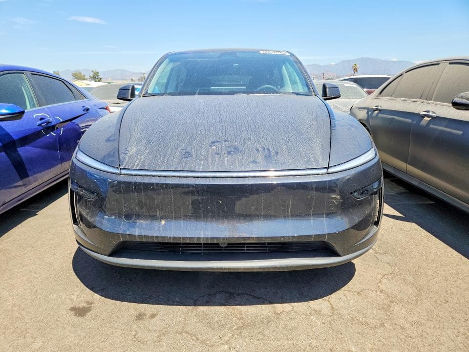 2026 TESLA MODEL Y 5