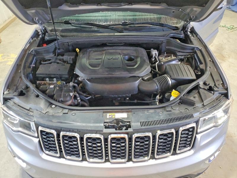 2020 JEEP GRAND CHEROKEE LAREDO 12