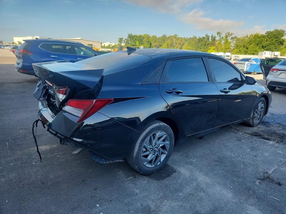 2024 HYUNDAI ELANTRA SEL 3