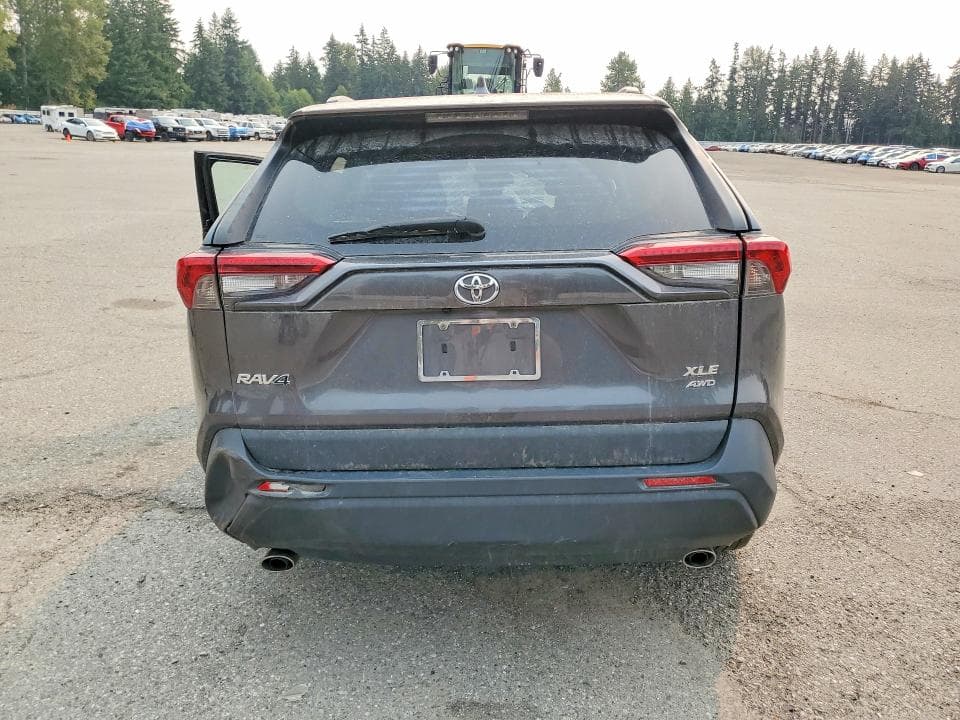 2019 TOYOTA RAV4 XLE 6