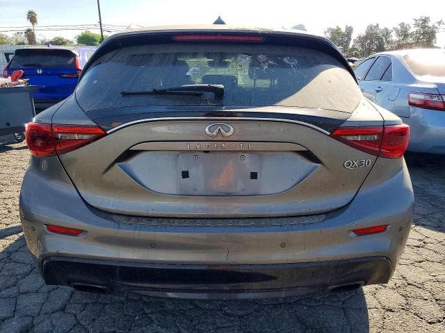2017 INFINITI QX30 PREMIUM 6