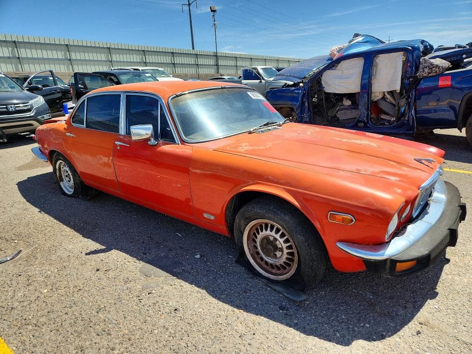 1976 JAGUAR XJ6 4