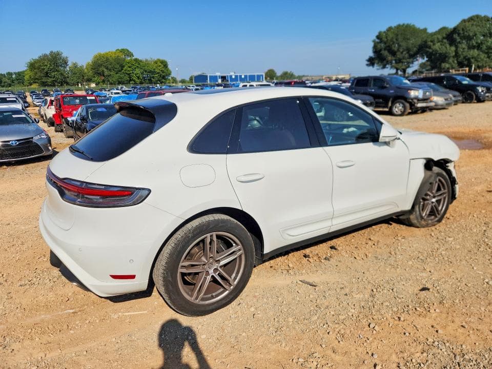2023 PORSCHE MACAN BASE 3