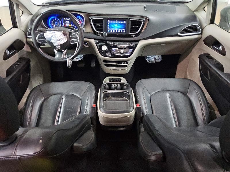 2019 CHRYSLER PACIFICA TOURING L 8