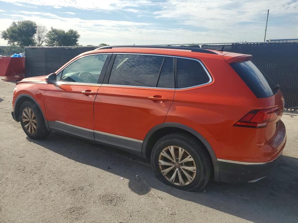 2018 VOLKSWAGEN TIGUAN SE 2