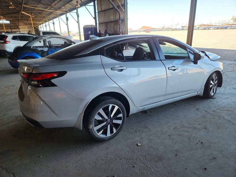 2022 NISSAN VERSA SR 3