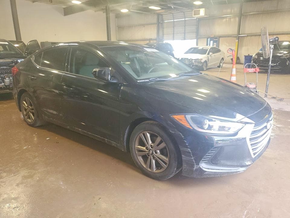 2017 HYUNDAI ELANTRA SE 4