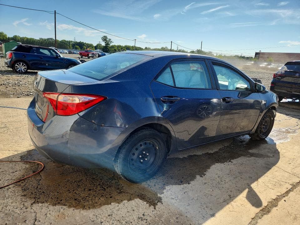 2018 TOYOTA COROLLA LE 3
