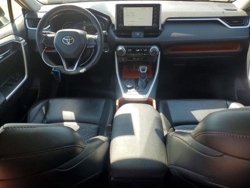 2021 TOYOTA RAV4 ADVENTURE 8