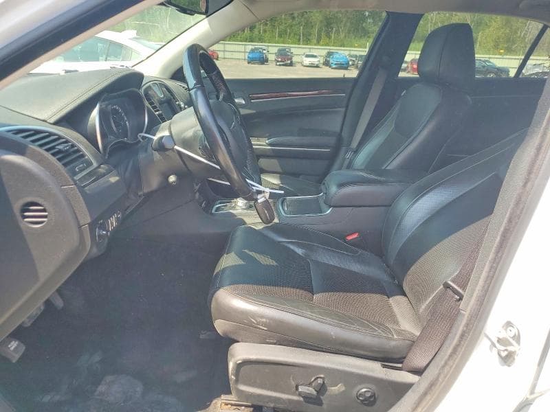 2019 CHRYSLER 300 LIMITED 7