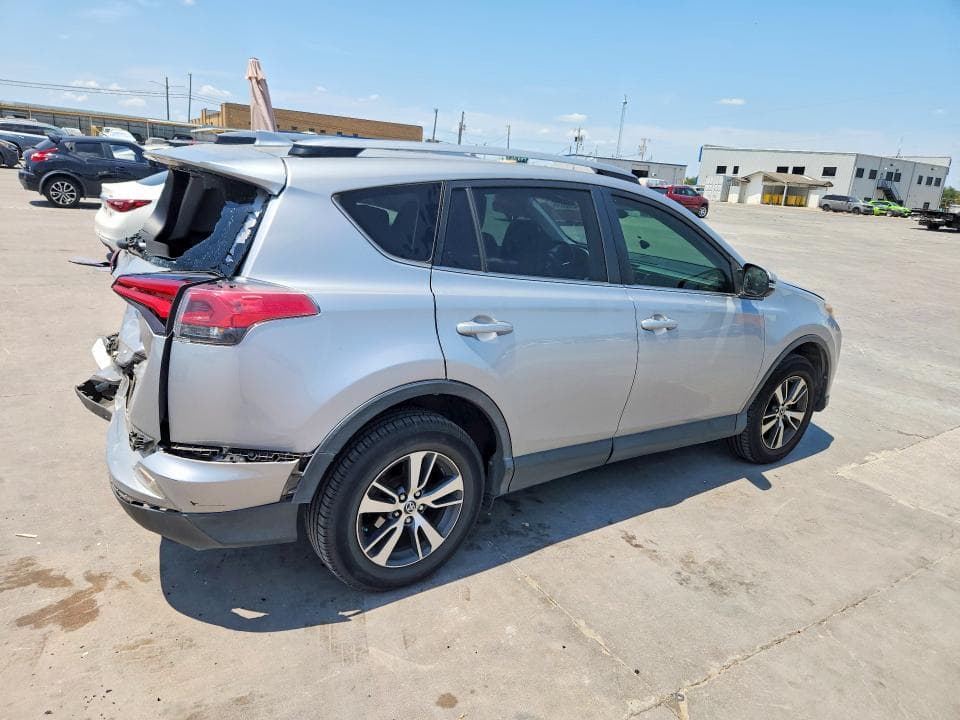 2018 TOYOTA RAV4 XLE 3