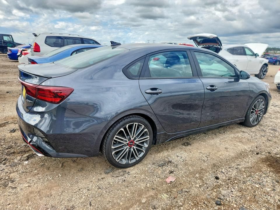 2023 KIA FORTE GT 3