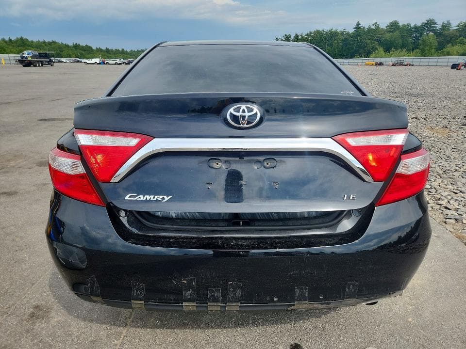 2017 TOYOTA CAMRY LE 6