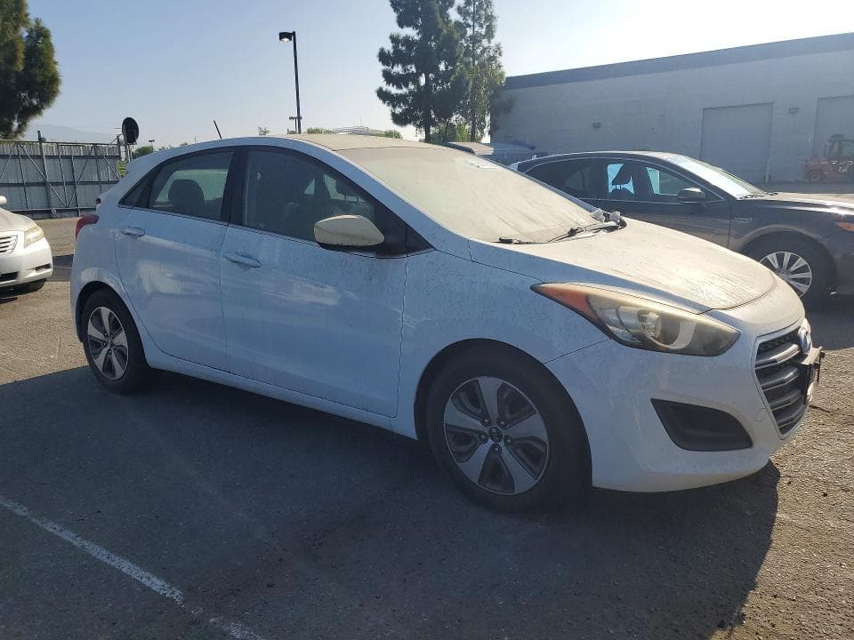 2017 HYUNDAI ELANTRA GT BASE 4