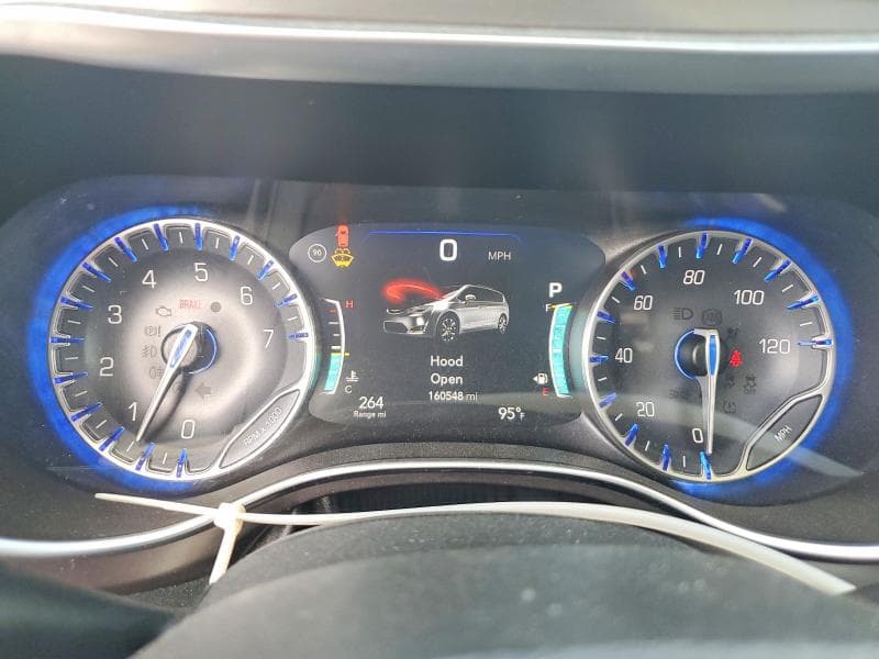 2017 CHRYSLER PACIFICA LIMITED 9