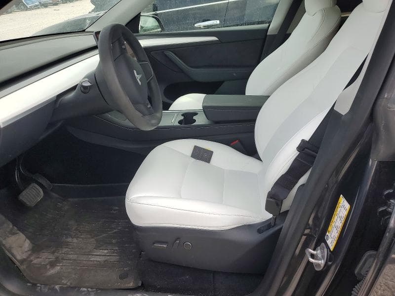 2025 TESLA MODEL Y 7