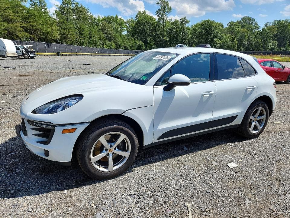 2018 PORSCHE MACAN - 1