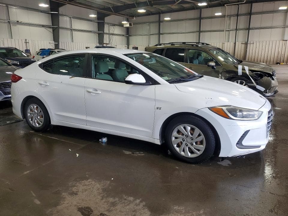 2017 HYUNDAI ELANTRA SE 4
