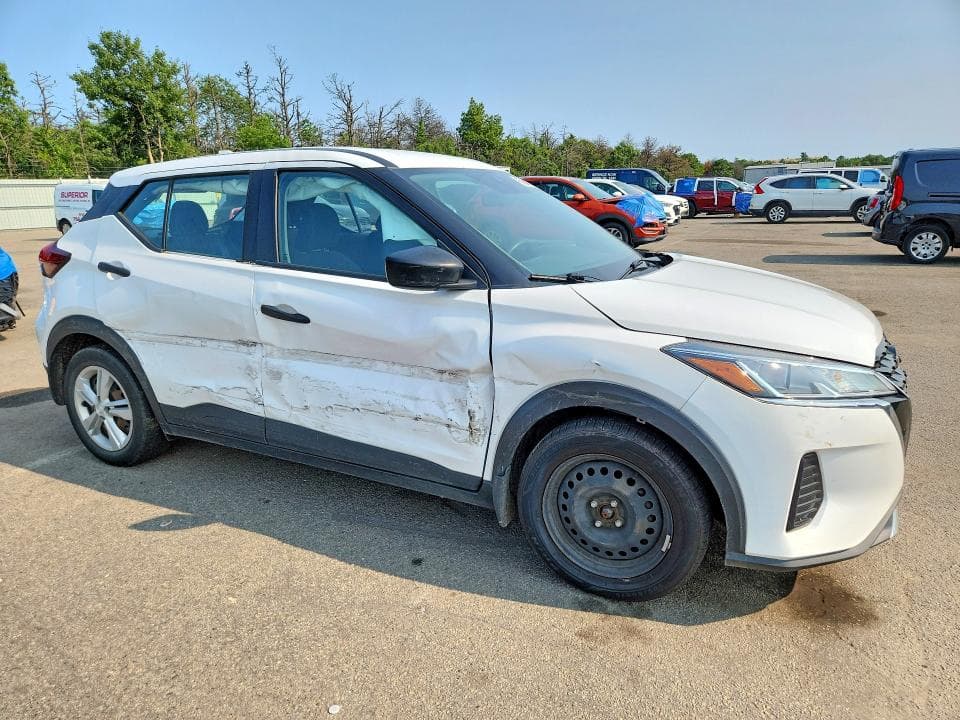 2022 NISSAN KICKS S 4
