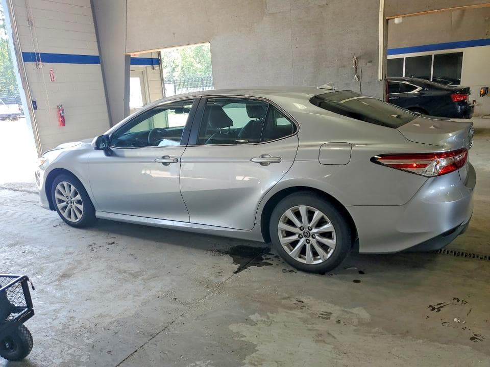 2019 TOYOTA CAMRY LE 2