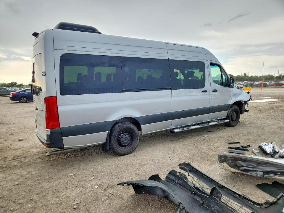 2024 MERCEDES-BENZ SPRINTER 2500 3