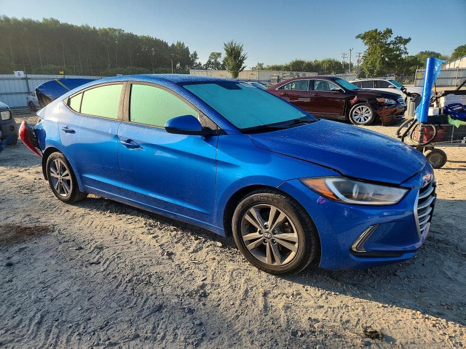2017 HYUNDAI ELANTRA SE 4