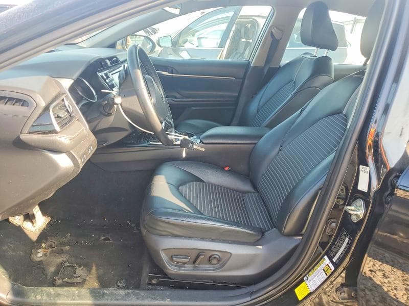 2020 TOYOTA CAMRY SE 7