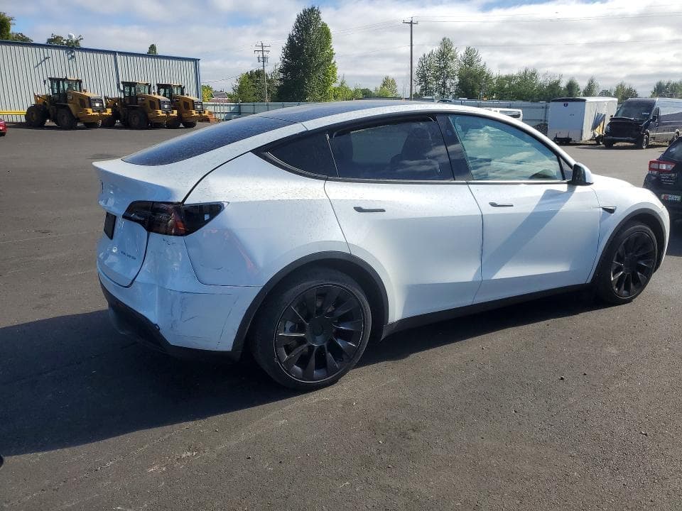 2024 TESLA MODEL Y 3