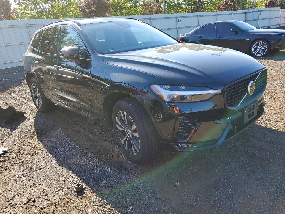 2025 VOLVO XC60 CORE 4