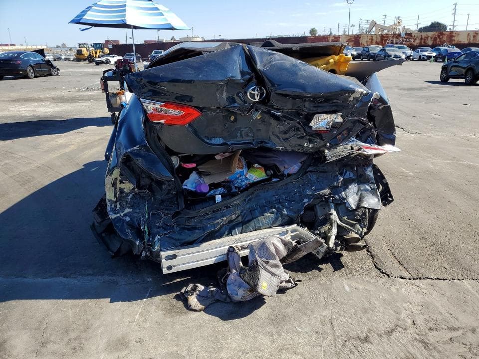 2019 TOYOTA CAMRY LE 6