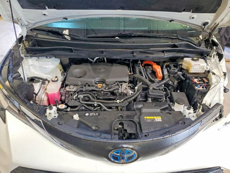 2021 TOYOTA SIENNA XLE 12
