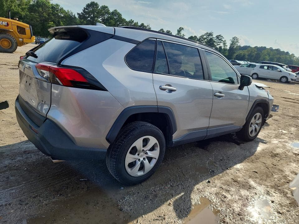 2019 TOYOTA RAV4 LE 3