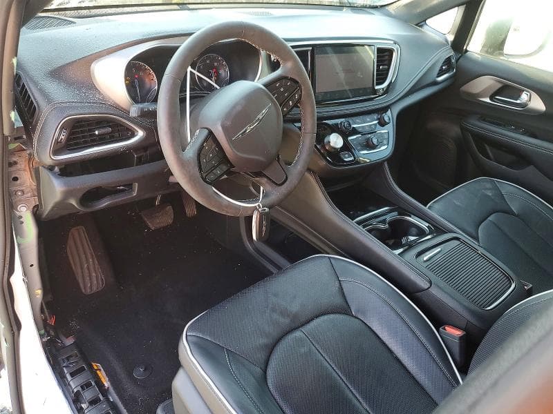 2024 CHRYSLER PACIFICA LIMITED 8