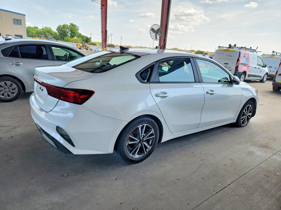 2023 KIA FORTE LXS 3