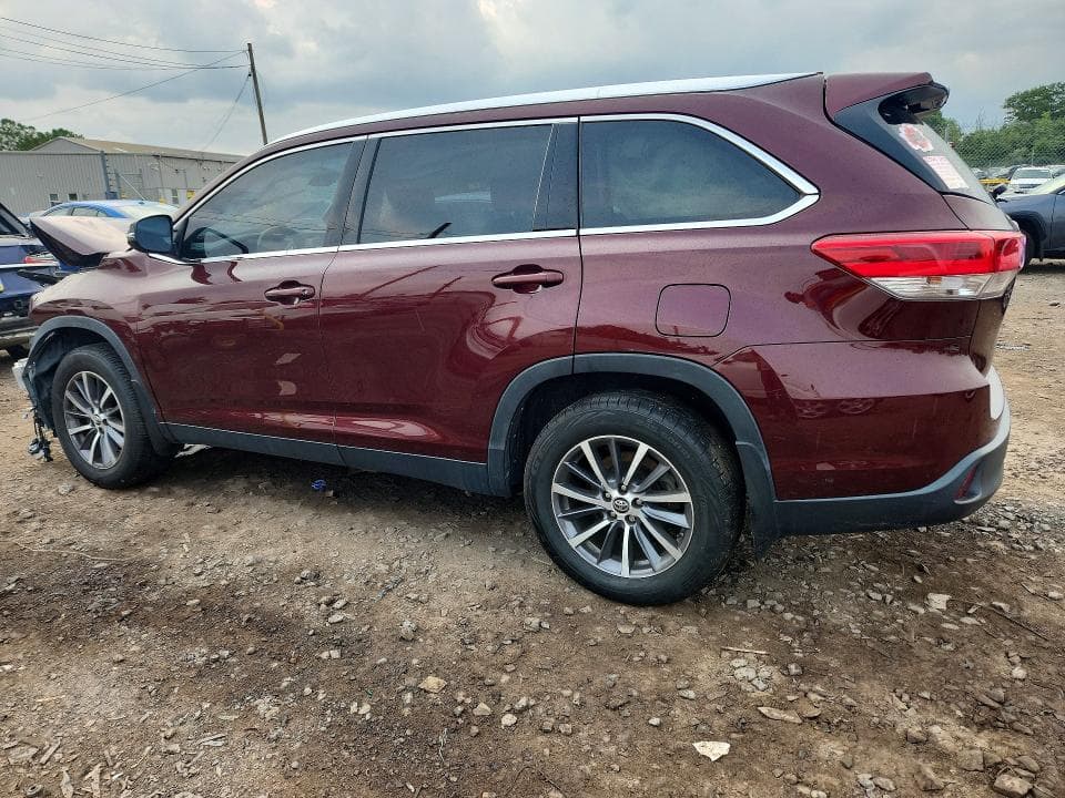 2019 TOYOTA HIGHLANDER XLE 2