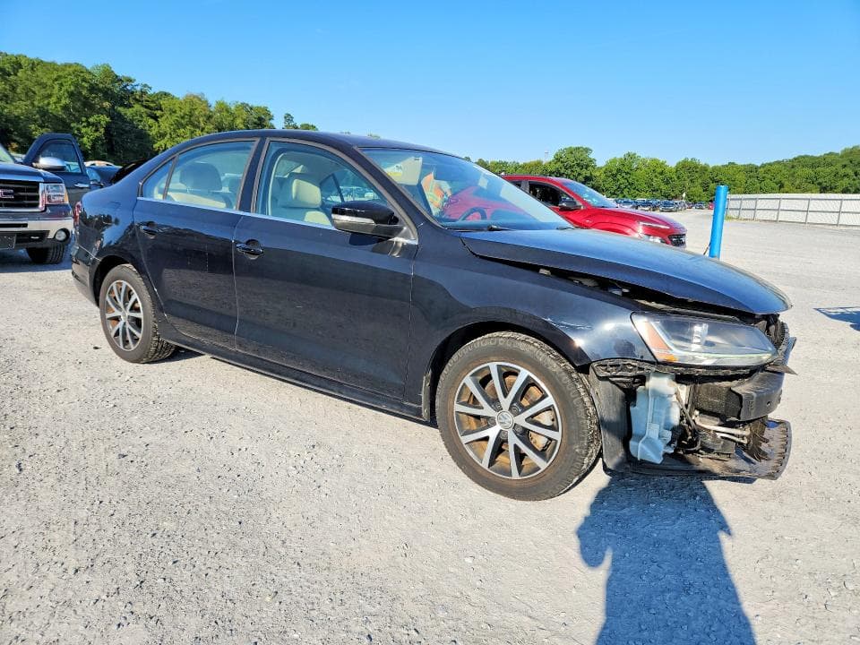 2017 VOLKSWAGEN JETTA SE 4