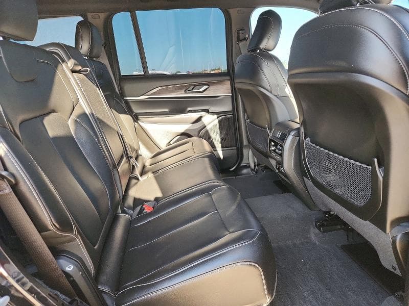 2025 JEEP GRAND CHEROKEE LIMITED 11