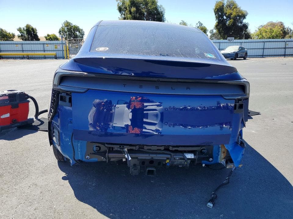 2026 TESLA MODEL Y 6