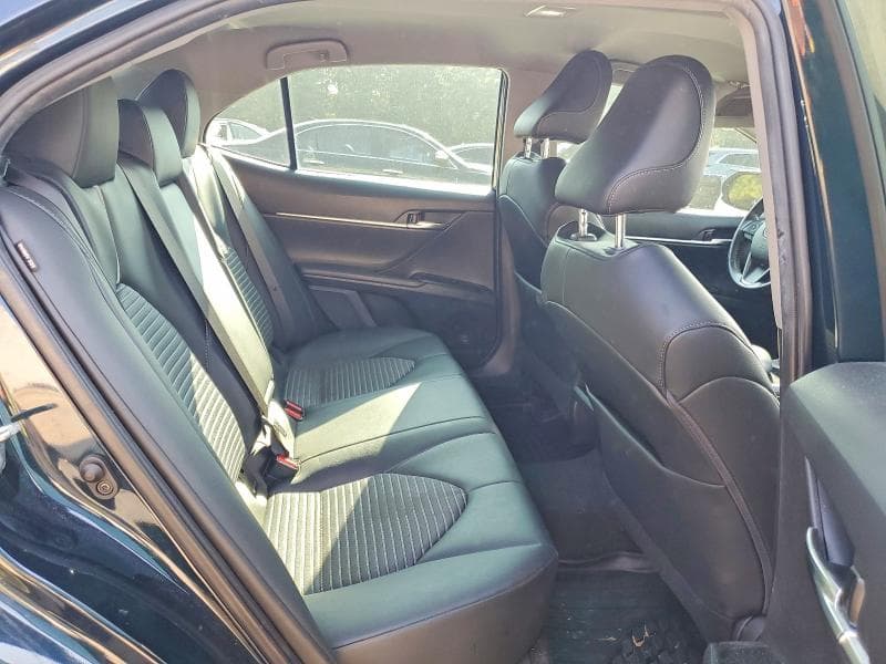 2020 TOYOTA CAMRY SE 10