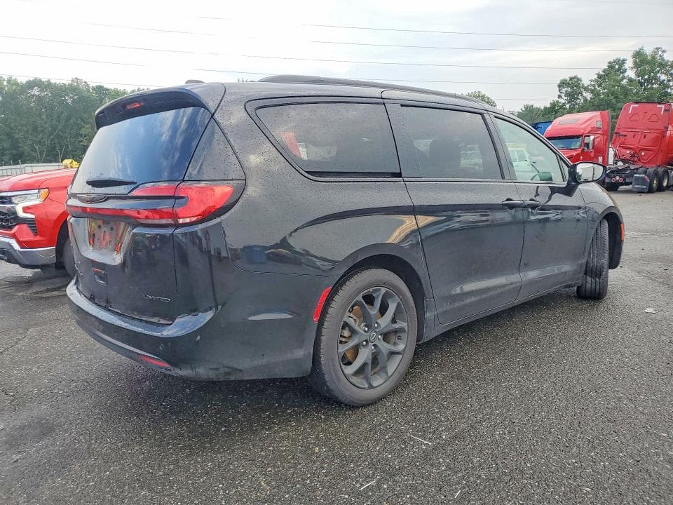 2025 CHRYSLER PACIFICA LIMITED 3