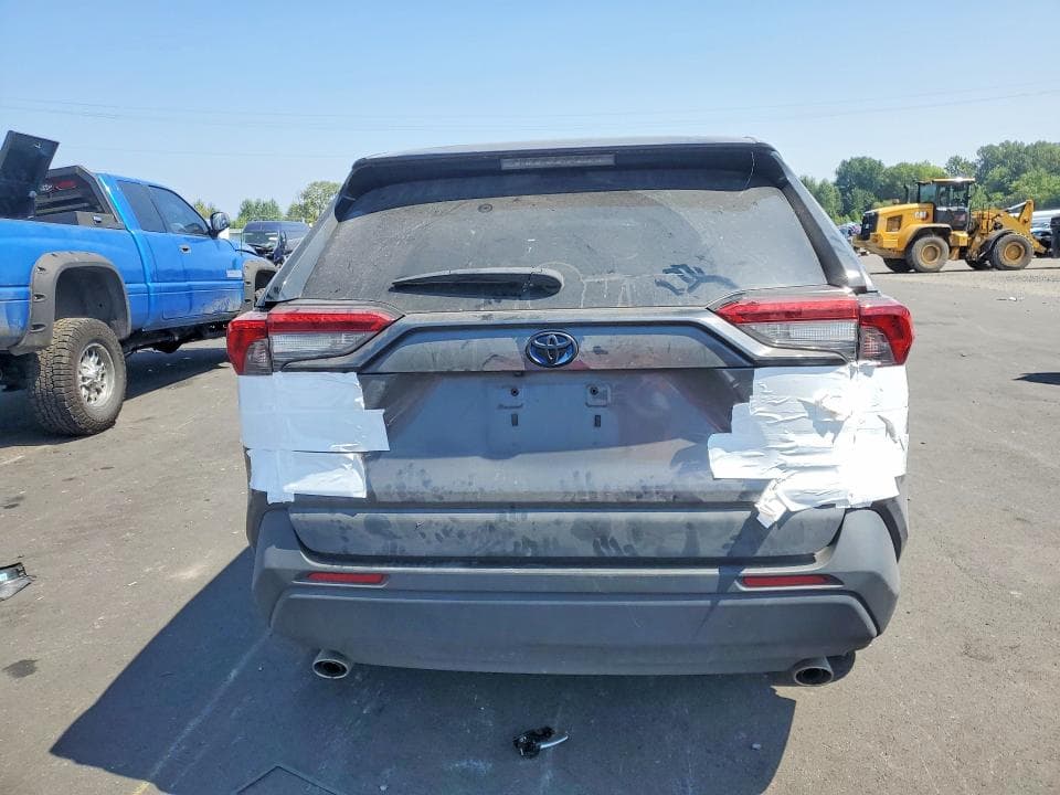 2022 TOYOTA RAV4 XLE 6